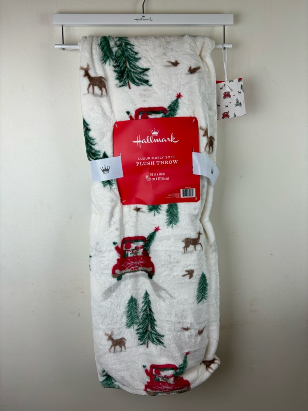Hallmark Luxurious Soft Plush Throw-Red Trick Holiday Christmas-NWT